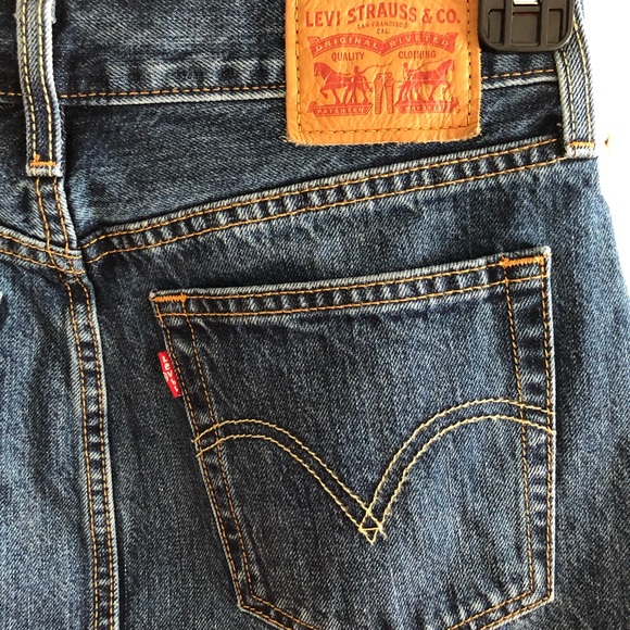 Levi’s Raw Edge Deconstructed Jean Skirt, Size 27 - Picture 3 of 4